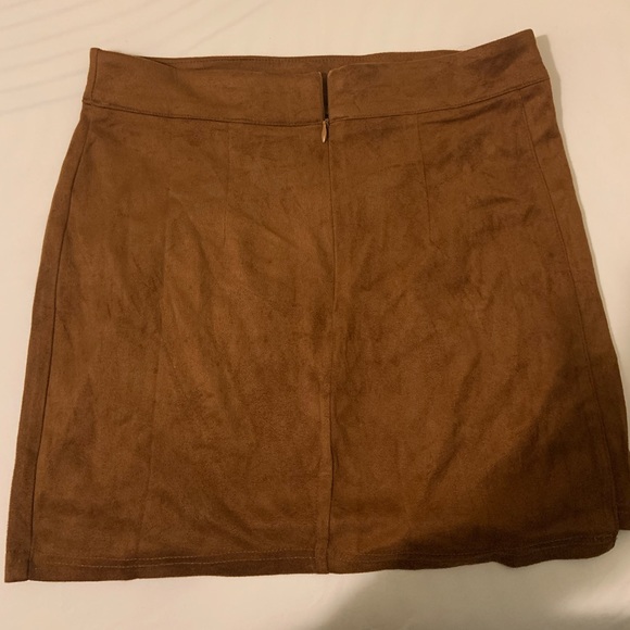 Shein faux suede stepped hem mini skirt - Picture 4 of 5